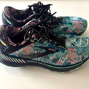 Brooks Women's Adrenaline GTS Multicolor Running Shoes